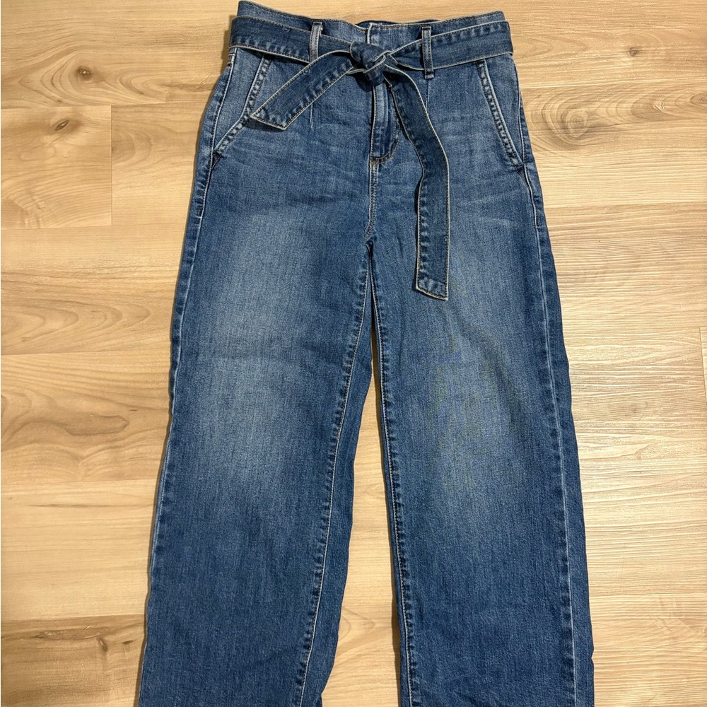 Dynamite Blue Ankle Cropped Jeans with Belt